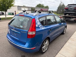 2011 Hyundai Elantra Touring SE - Exterior Rear Right Corner Image